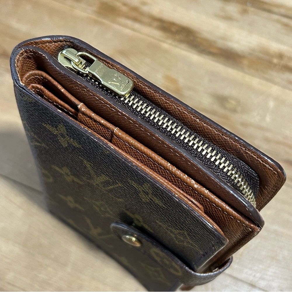 Vintage LV Mono Wallet Bifold Zippy - Picture 5 of 11